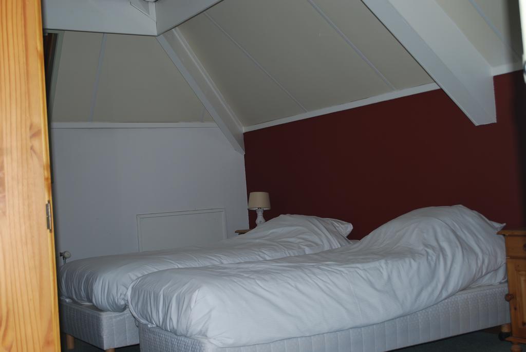 Hotel Het Gemeentehuis Uithuizen Номер фото