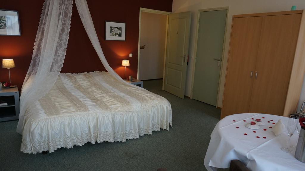 Hotel Het Gemeentehuis Uithuizen Экстерьер фото